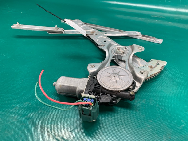 Стеклоподъемник задний правый X-TRAIL/ROGUE T32 13-20 T32 2.5 QR25DE