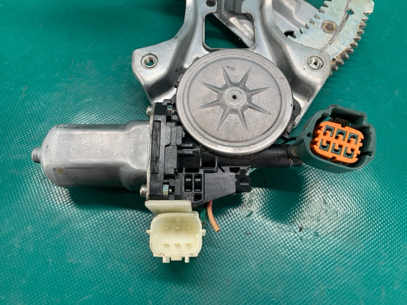 Стеклоподъемник задний правый X-TRAIL/ROGUE T32 13-20 T32 2.5 QR25DE