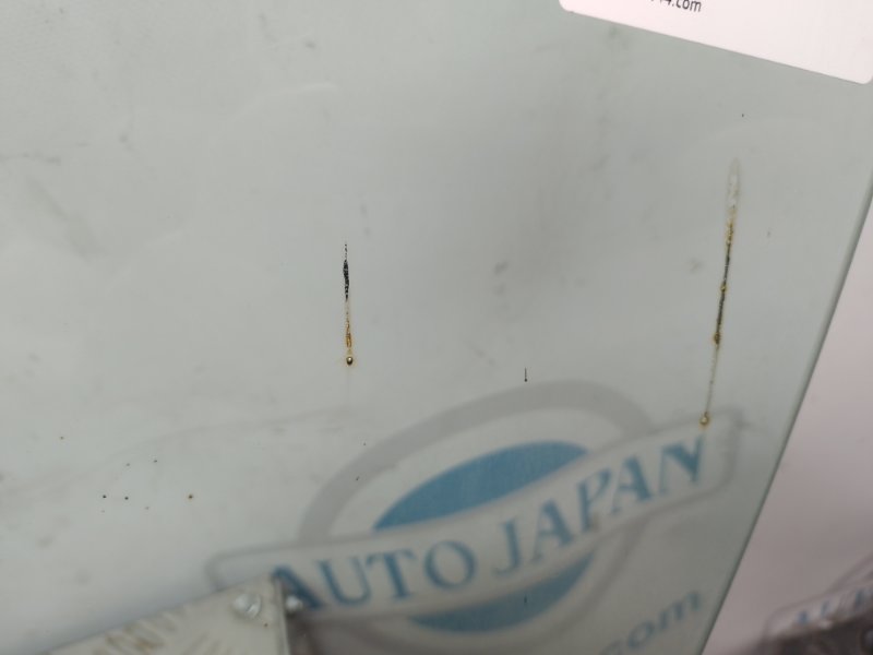 Стекло двери переднее левое MITSUBISHI CARISMA 95-04 Стекло двери переднее левое MITSUBISHI CARISMA 95-04