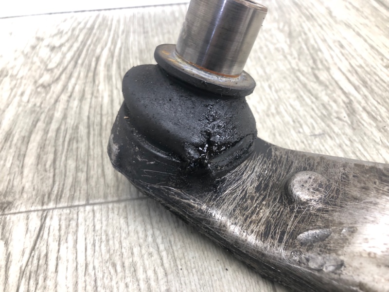 Рычаг передней подвески нижний правый MDX (YD2) 06-13 2007 YD2 3.7 J37A1