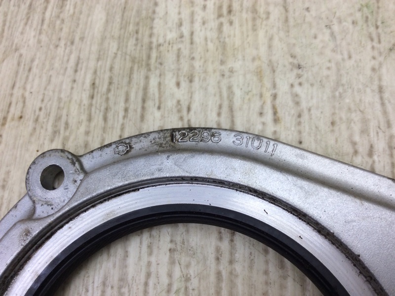 Крышка коленвала NISSAN TEANA J32 08-14 2.5 VQ25