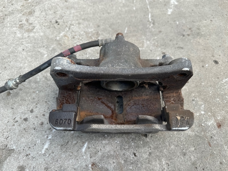 Суппорт тормозной передний левый CX-5 (KF) 16-21 2018 2.5 PY-VPS