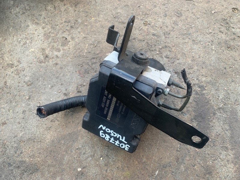 Запчасть блок abs HYUNDAI TUCSON 04-10 2006 2.7 G6BA 58920-2E300 Б/У Блок ABS HYUNDAI TUCSON 04-10 2006 2.7 G6BA 58920-2E300 Б/У
