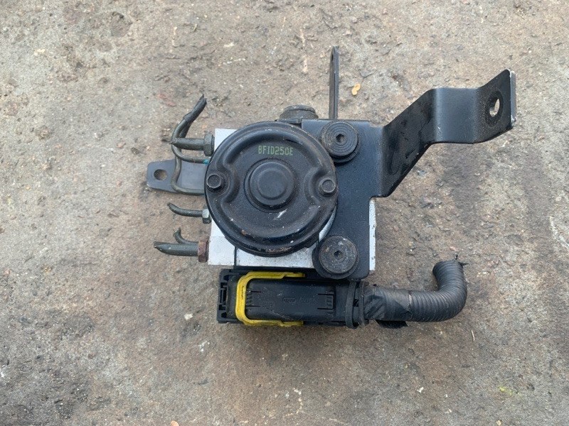 Блок ABS TUCSON 04-10 2006 2.7 G6BA Блок ABS TUCSON 04-10 2006 2.7 G6BA