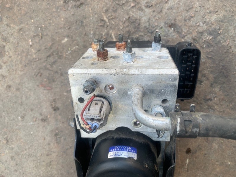 Блок ABS LS430 00-06 2002 4.3 3UZFE