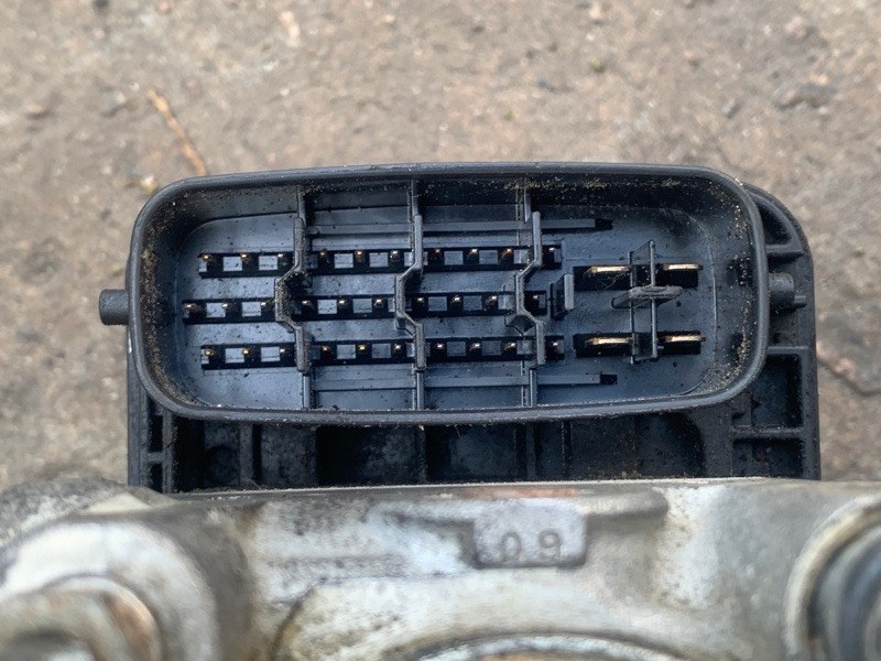 Блок ABS LEXUS ES300 ES330 01-06 3.3 3MZFE