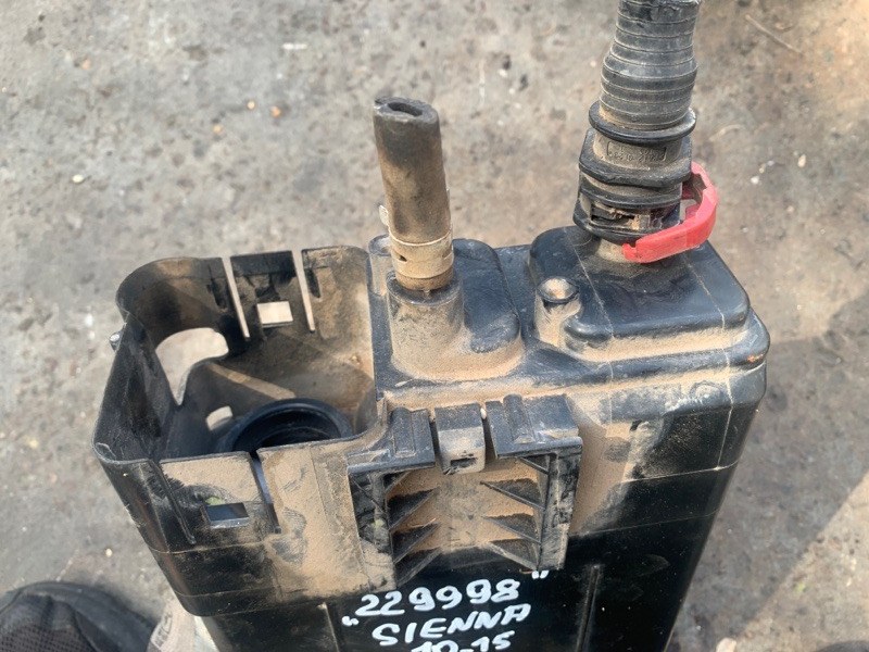 Абсорбер топливный SIENNA 11-16 2012 3.5 2GR-FE