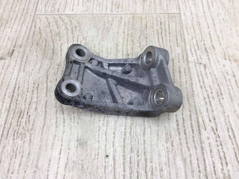 Кронштейн генератора KIA NIRO 16- 2017 1.6 G4LE 3739003900 Б/У