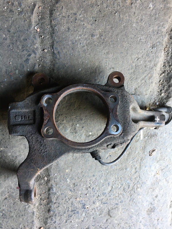 Кулак поворотный передний левый NISSAN MURANO Z50 02-07 40015-CN000 Б/У