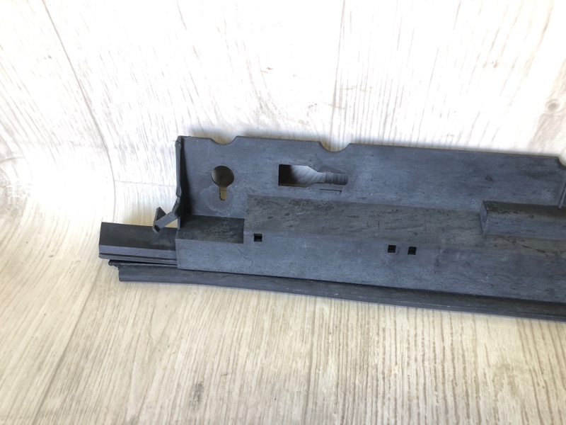 Накладка порога наружная правая CX-7 06-12 2008 2.3 L3