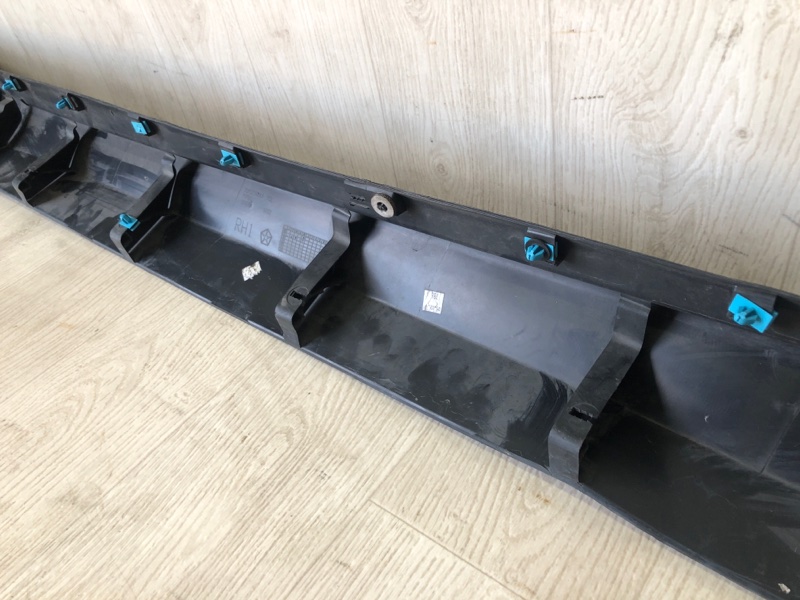 Накладка порога наружная правая COMPASS 17-21 2017 2.4 ED6 Накладка порога наружная правая COMPASS 17-21 2017 2.4 ED6