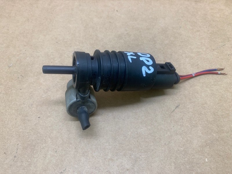 Насос омывателя стекла MITSUBISHI OUTLANDER XL 05-13 2009 3.0 6B31 8260A059 Б/У