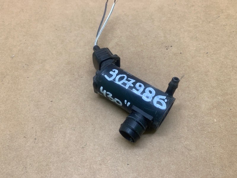 Насос омывателя стекла LS430 00-06 2002 4.3 3UZFE