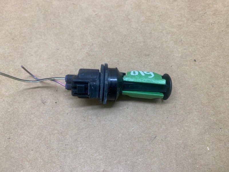 Датчик уровня бачка омывателя TOYOTA CAMRY 30 02-06 2003 30 2.4 2AZFE 85397-AA010 Б/У