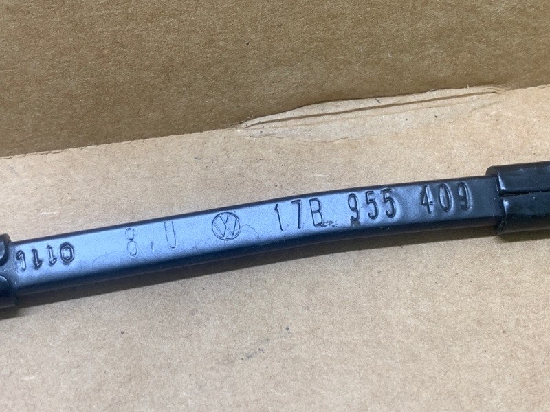 Поводок стеклоочистителя передний левый JETTA USA 18- 2020 DJXA 1.4