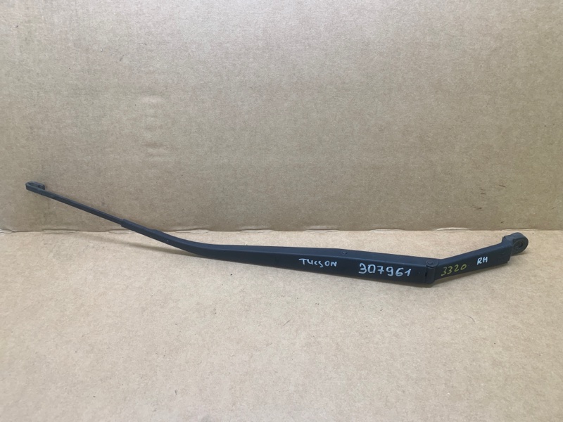 Поводок стеклоочистителя передний правый HYUNDAI TUCSON 04-10 2006 2.7 G6BA 98321-2E100 Б/У