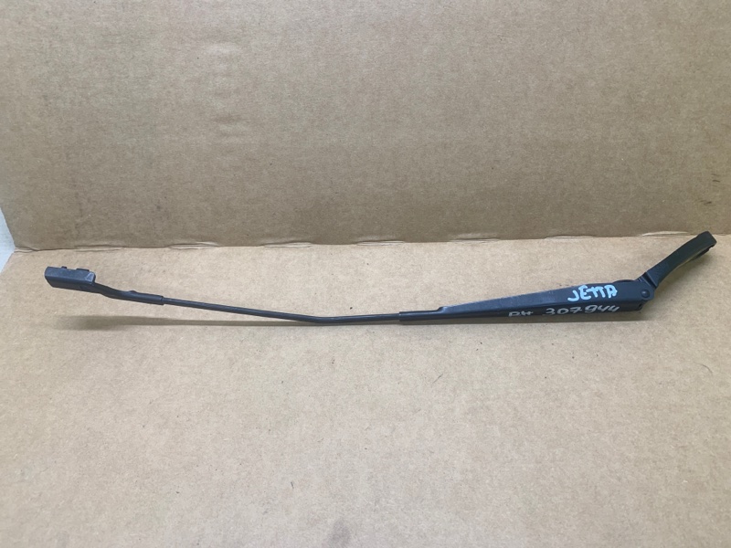 Поводок стеклоочистителя передний правый VOLKSWAGEN JETTA USA 18- 2020 DJXA 1.4 17B 955 410 Б/У