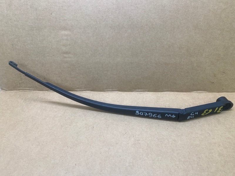 Поводок стеклоочистителя передний правый MAZDA 6 GH 07-12 2008 2.5 L (L5-VE) GS3M-67-321 Б/У