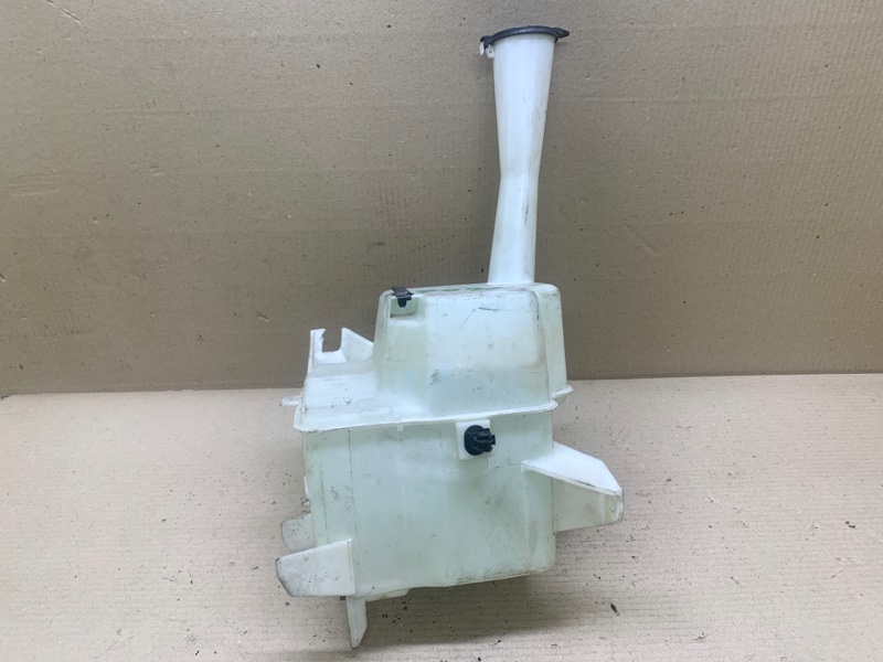 Бачок омывателя SIENNA 11-16 2012 3.5 2GR-FE