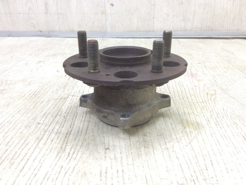 Ступица задняя правая RDX 06-12 2008 Внедорожник 2.3