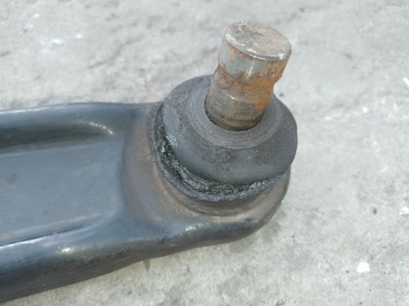 Рычаг передней подвески нижний правый MITSUBISHI OUTLANDER XL 05-13 CW 3.0 6B31