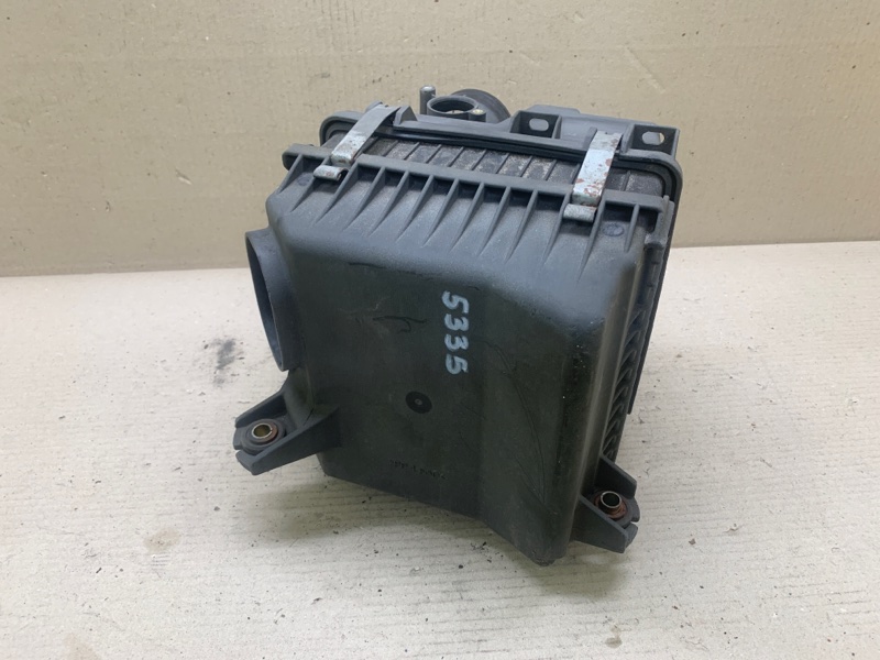 Корпус воздушного фильтра MITSUBISHI OUTLANDER 03-07 2.4 4G69