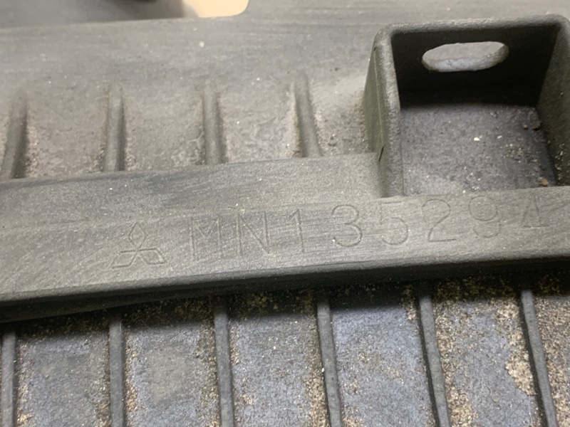 Корпус воздушного фильтра OUTLANDER 03-07 2003 2.4 4G69