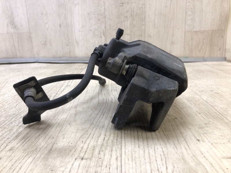 Суппорт тормозной передний правый GALANT 03-12