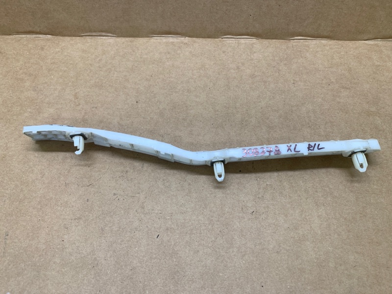 Кронштейн заднего бампера левый OUTLANDER XL 05-13 2006 CW 3.0 6B31