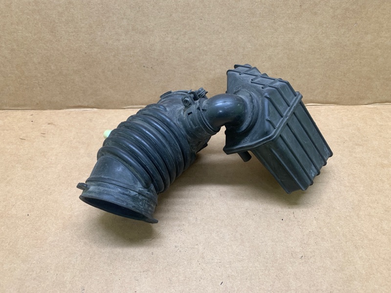 Патрубок воздушного фильтра MAZDA 3 BK 03-08 BK 2.3 L3 Патрубок воздушного фильтра MAZDA 3 BK 03-08 BK 2.3 L3