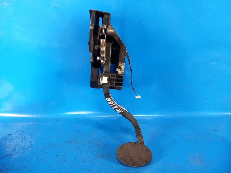 Запчасть педаль тормоза MINI COOPER (F57) 15- 2016 F57 B36M 1.5L 35006854629 Б/У Педаль тормоза MINI COOPER (F57) 15- 2016 F57 B36M 1.5L 35006854629 Б/У