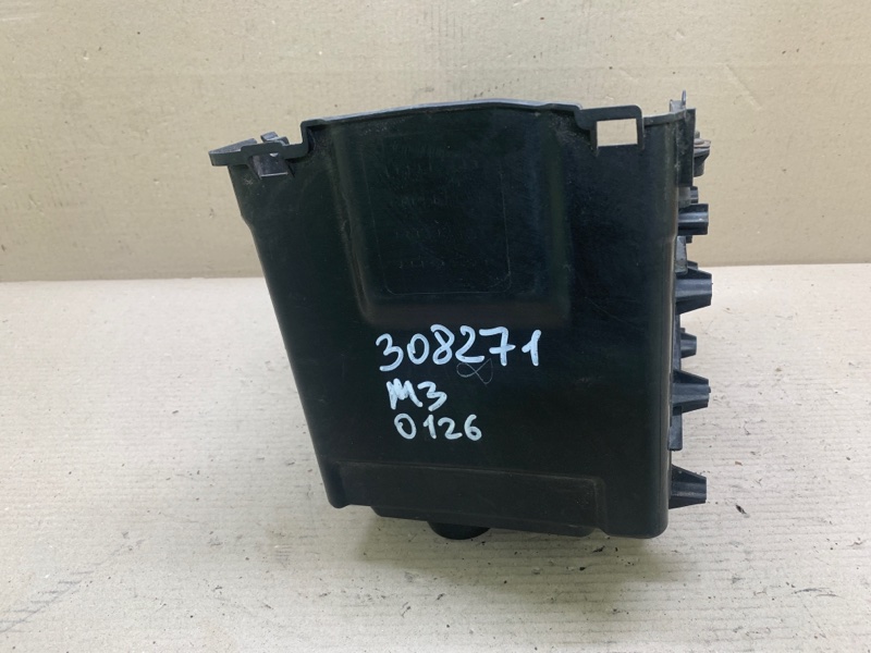 Короб аккумулятора 3 BK 03-08 2006 BK 2.3 L3