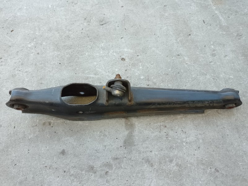 Рычаг задней подвески поперечный нижний правый MITSUBISHI ASX / OUTLANDER SPORT 10-21 2012 2.0 4B11 4113A011 Б/У