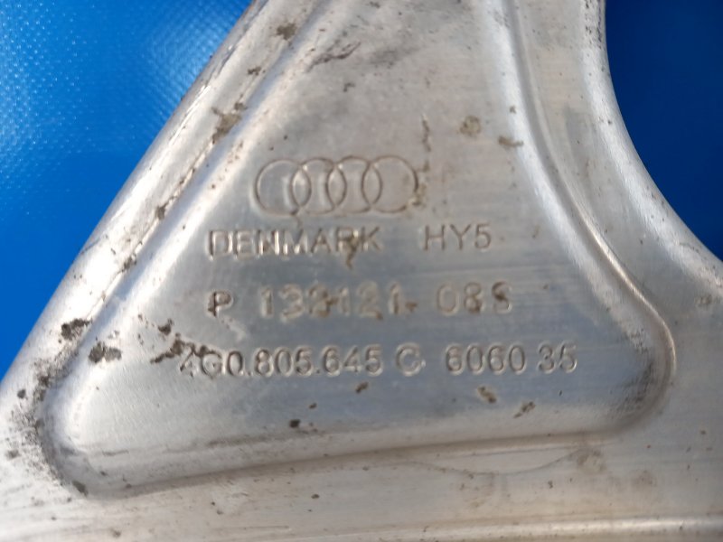 Распорка кузова A6 (C7) 11-18 2011 CGXB 3.0T Распорка кузова A6 (C7) 11-18 2011 CGXB 3.0T