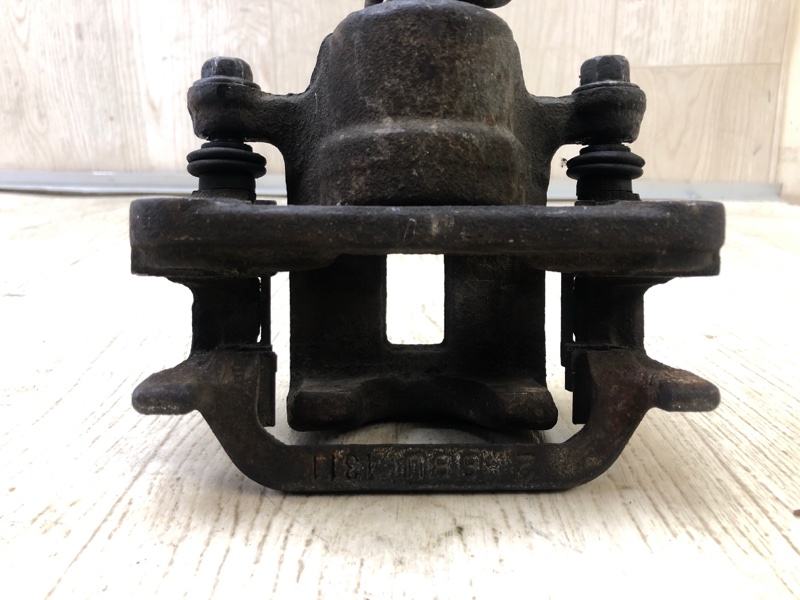 Суппорт тормозной задний правый MURANO Z50 02-07