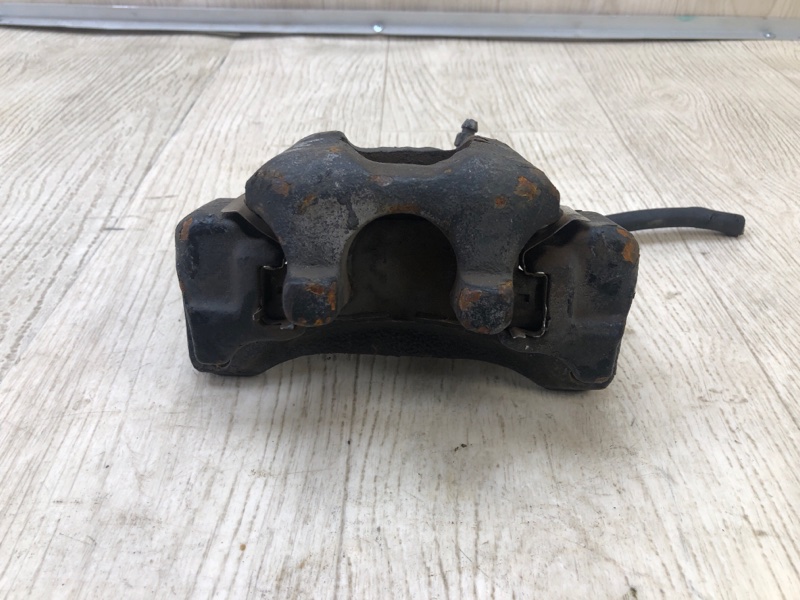 Суппорт тормозной задний правый LEXUS ES300 ES330 01-06 Суппорт тормозной задний правый LEXUS ES300 ES330 01-06