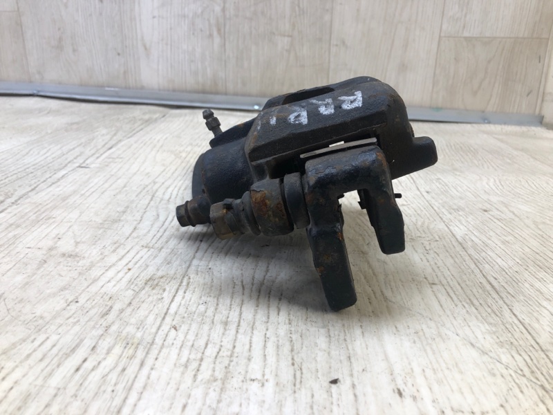 Суппорт тормозной задний правый ES300 ES330 01-06 Суппорт тормозной задний правый ES300 ES330 01-06