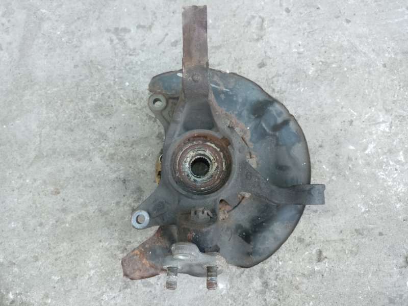 Кулак поворотный передний правый TOYOTA CAMRY 30 02-06 2003 30 2.4 2AZFE 43211-06120 Б/У