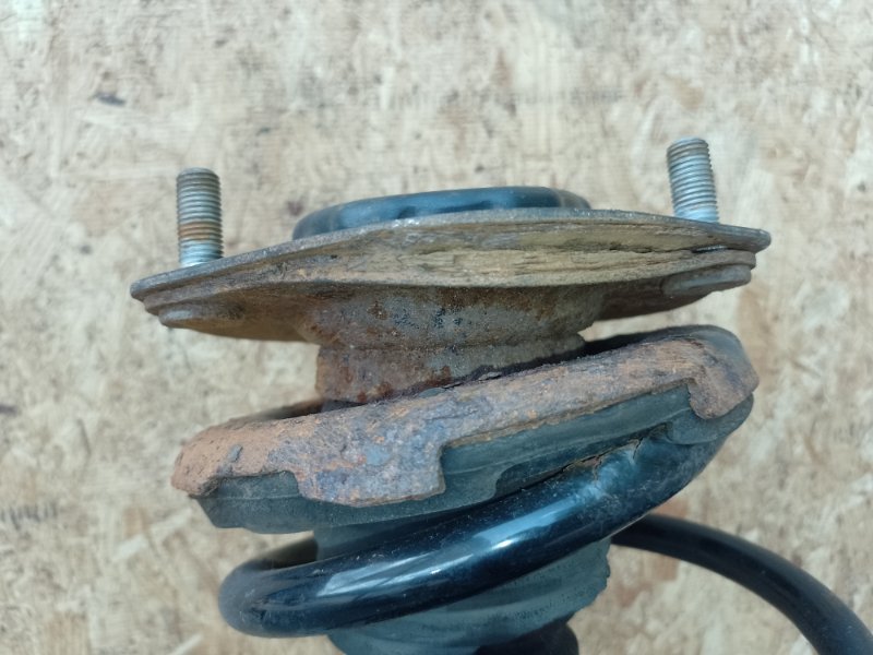 Амортизатор передний правый TOYOTA CAMRY 30 02-06 30 2.4 2AZFE Амортизатор передний правый TOYOTA CAMRY 30 02-06 30 2.4 2AZFE