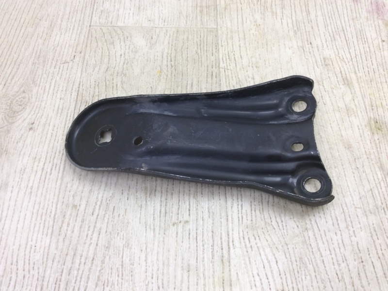 Крепление балки подвески заднее правое MDX (YD3) 13-21 Крепление балки подвески заднее правое MDX (YD3) 13-21