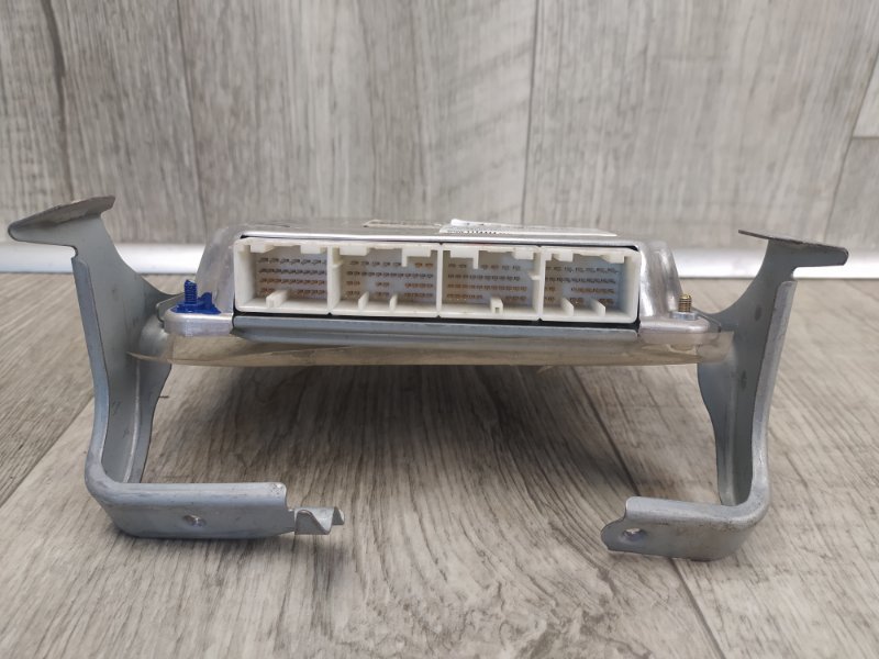 Блок управления двигателем TOYOTA MATRIX 02-08
