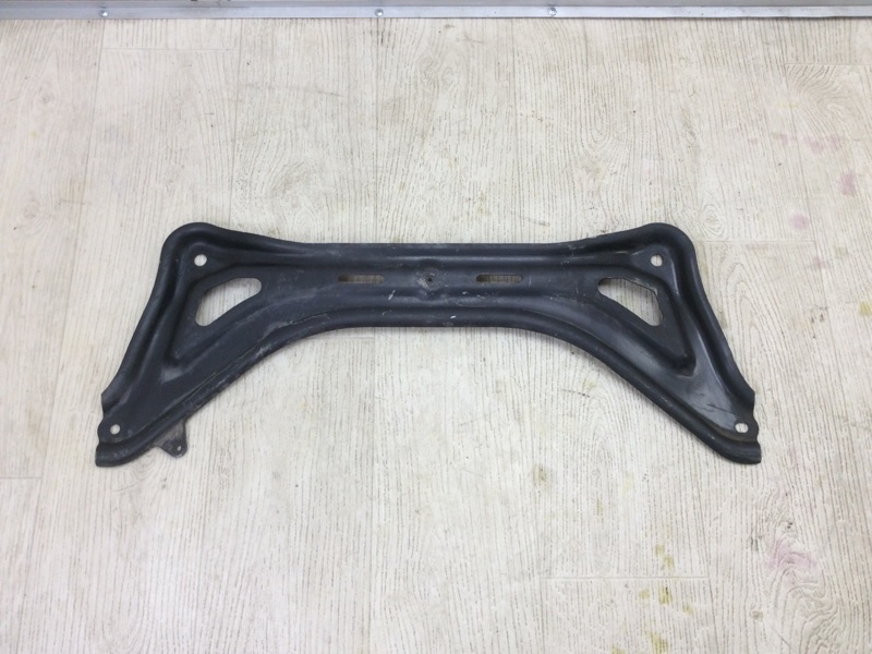 Крепление балки подвески переднее PILOT 08-15