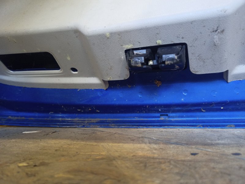 Крышка багажника LEAF 18-