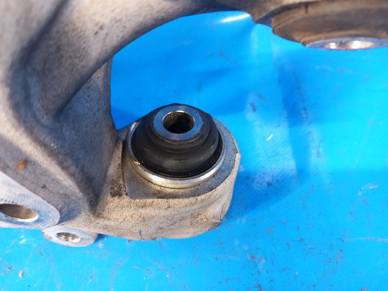 Цапфа задняя левая MX-5 15- 2018 ND 2.0 PE-VPS