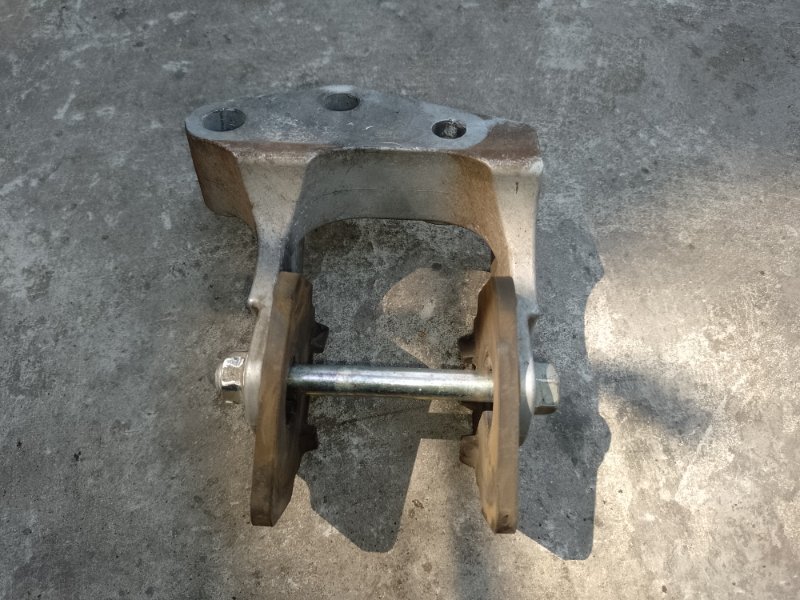 Кронштейн двигателя правый OUTLANDER XL 05-13 2009 3.0 6B31 Кронштейн двигателя правый OUTLANDER XL 05-13 2009 3.0 6B31