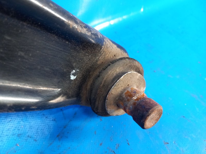 Рычаг передней подвески нижний правый JEEP COMPASS 06-16 2.0 ECN Рычаг передней подвески нижний правый JEEP COMPASS 06-16 2.0 ECN