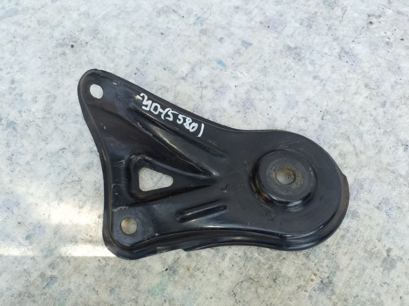 Крепление балки подвески левое TOYOTA CAMRY 30 02-06 2003 30 2.4 2AZFE 51024-33050 Б/У