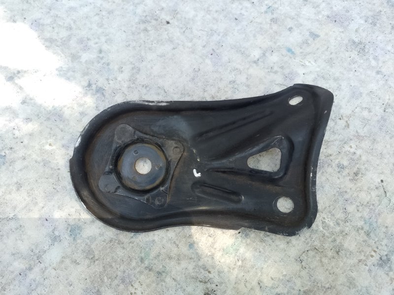 Крепление балки подвески левое CAMRY 30 02-06 2003 30 2.4 2AZFE