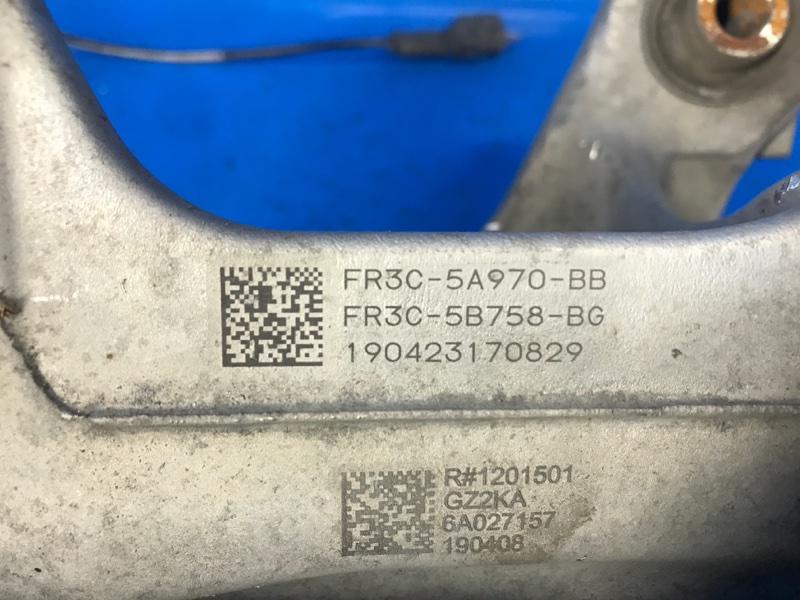 Цапфа задняя правая FORD MUSTANG 15- S550 2.3 C23HD0D Цапфа задняя правая FORD MUSTANG 15- S550 2.3 C23HD0D