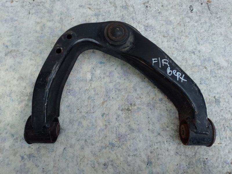 Рычаг передней подвески верхний правый PATHFINDER R51 04-14 2004 R51 4.0 VQ40DE